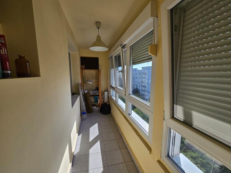 Apartament cu 2 camere semidecomandat în Dristor