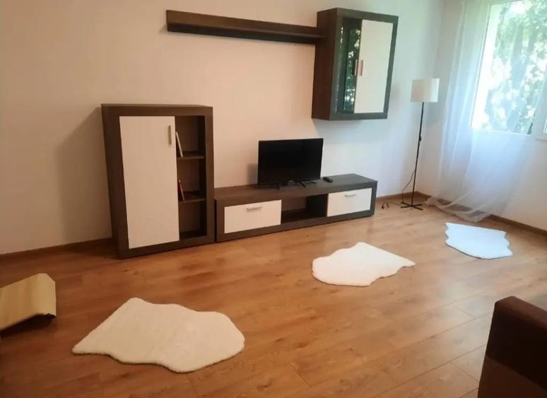 Apartament cu 3 camere decomandat în Drumul Taberei