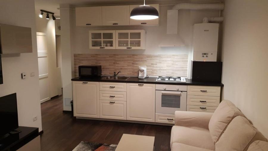 Apartament cu 2 camere decomandat, mobilat în Soarelui