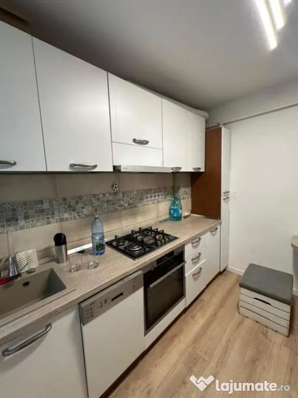 Apartament cu 4 camere decomandat în Săsar
