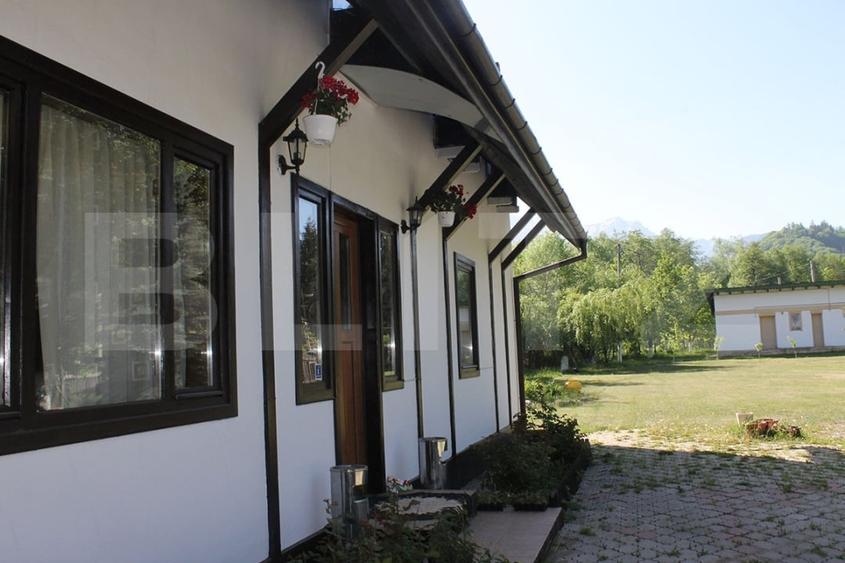 Casă individuală cu 9 camere cu Canalizare în Bran