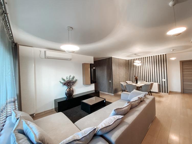 Apartament cu 3 camere decomandat în Panduri