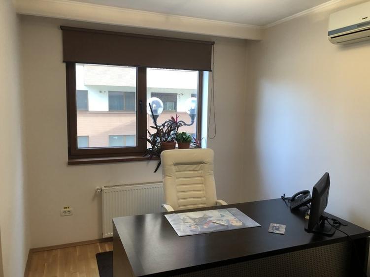 Apartament cu 3 camere decomandat în Sisești