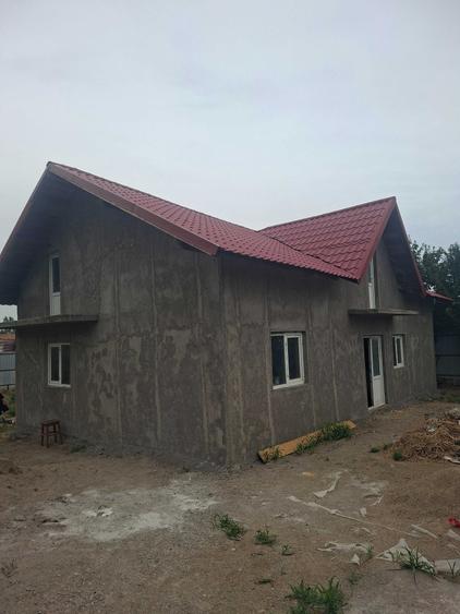 Casă cu 4 camere în Gogoșu