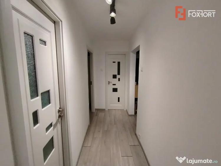 Apartament cu 3 camere decomandat în P-ța Doina