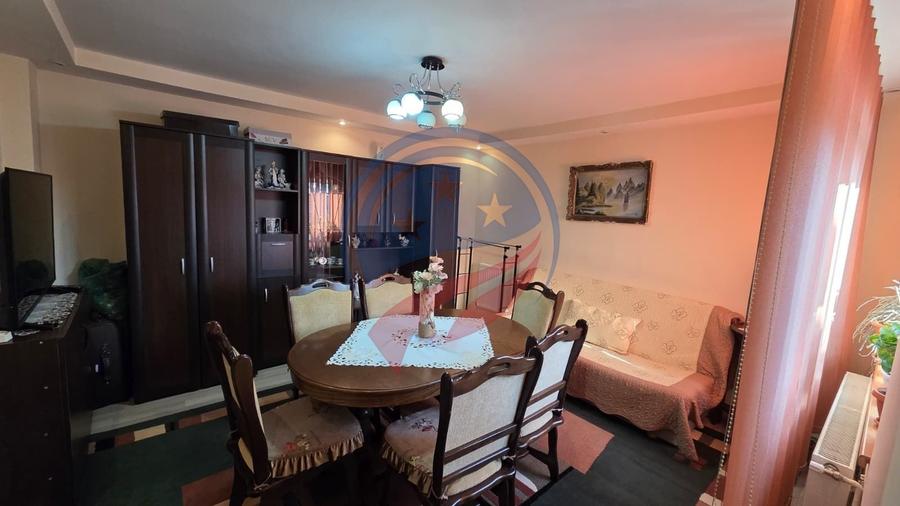 Casă individuală cu 3 camere cu Canalizare în Central