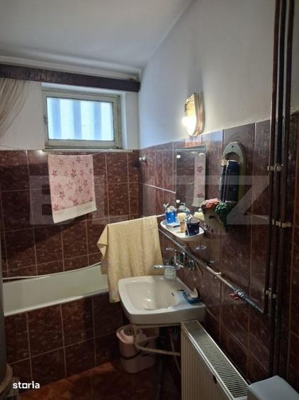 Apartament cu 3 camere semidecomandat în Central