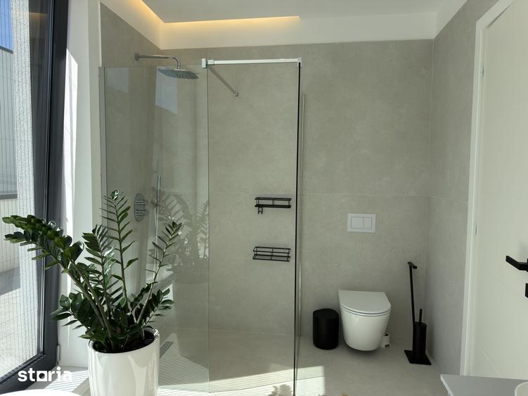 Casă cu 5 camere cu Teren 340 Mp în Central