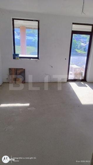 Casă cu 5 camere cu Teren 560 Mp în Cășeiu