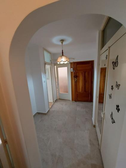 Apartament cu 2 camere decomandat în Exterior Vest