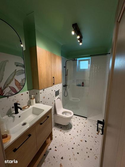 Apartament cu 4 camere semidecomandat în Central