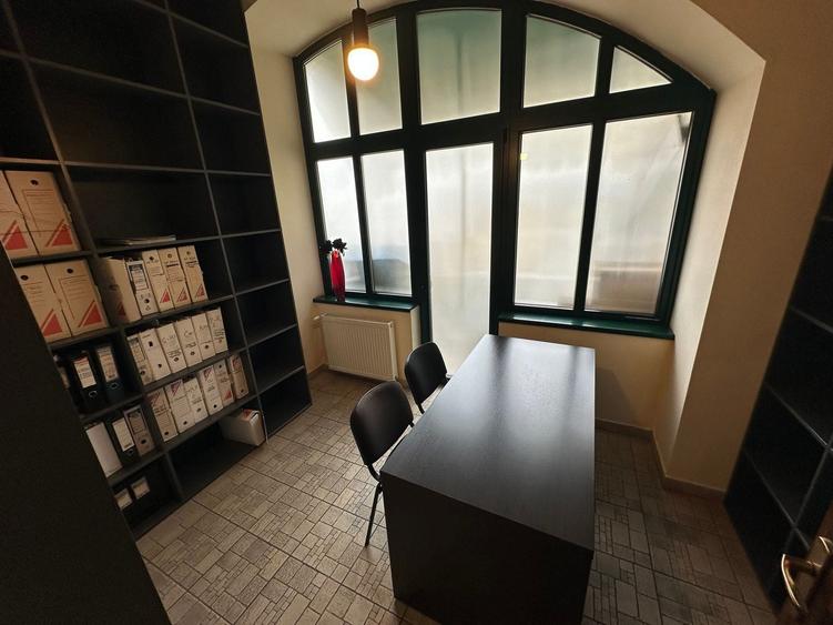 Apartament cu 5 camere decomandat în Ultracentral