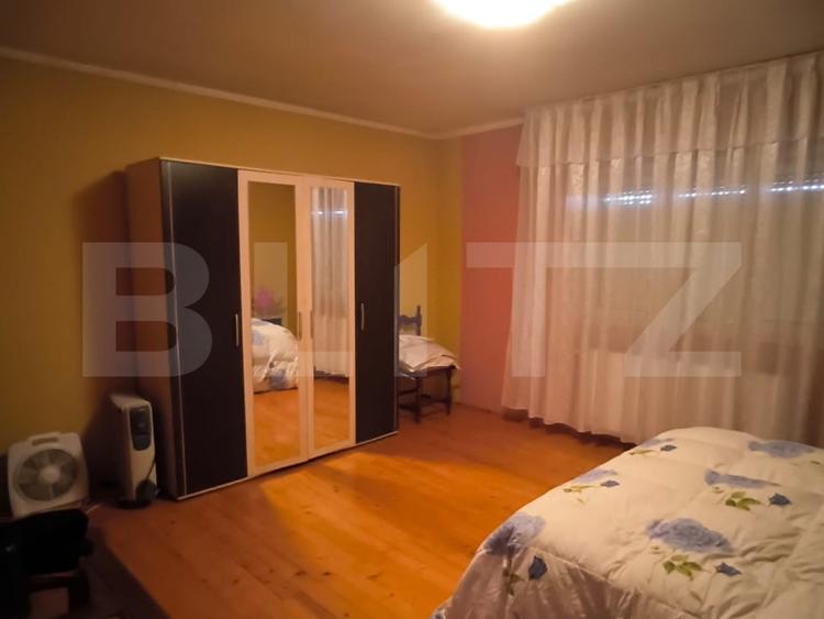 Casă individuală cu 7 camere cu Canalizare în Exterior Sud