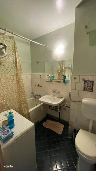 Apartament cu 3 camere semidecomandat în Gara de Nord