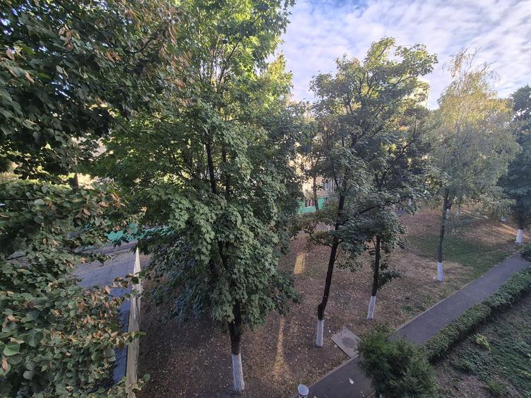 Apartament cu 2 camere semidecomandat în Podgoria