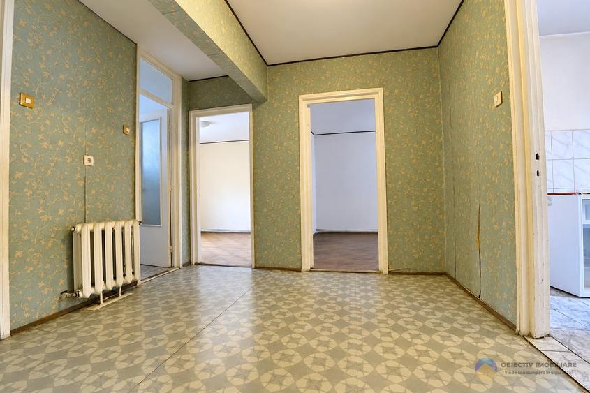 Apartament cu 3 camere decomandat în Mărăței