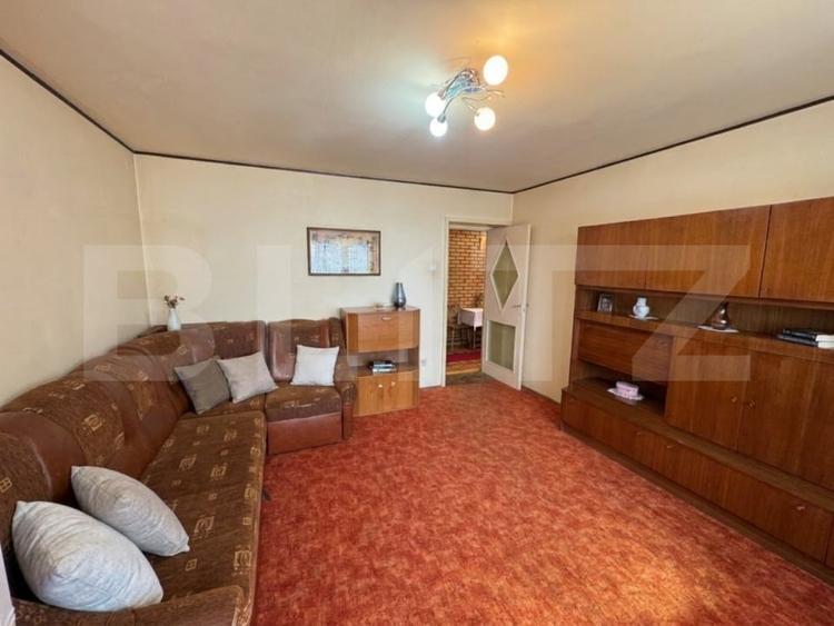 Apartament cu 3 camere decomandat, mobilat în Bălcescu