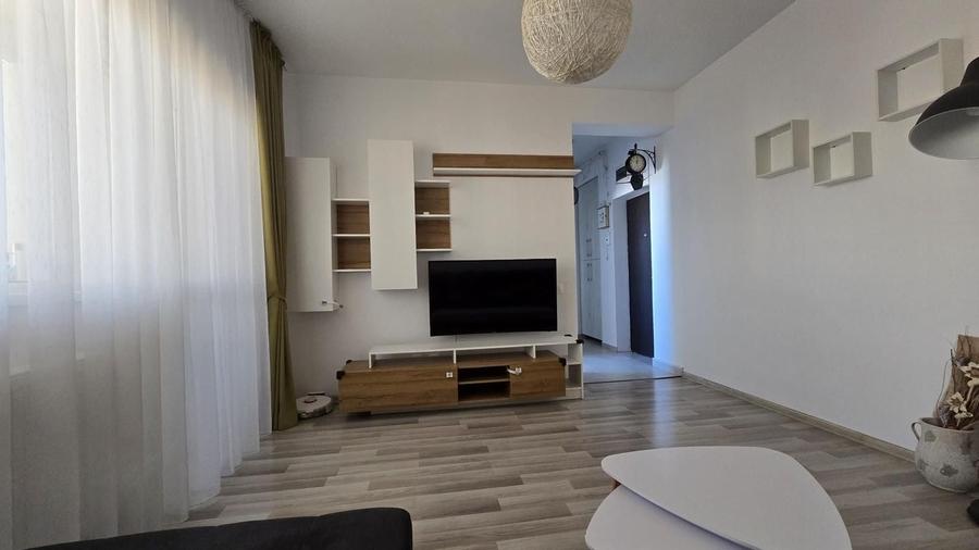 Apartament cu 2 camere decomandat, mobilat în Central