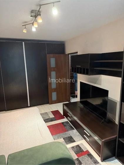 2 Camere DECOMANDAT, Etaj 1, Pia?a Rahova Str. Ilie Campeanu (Mobilat & Utilat)