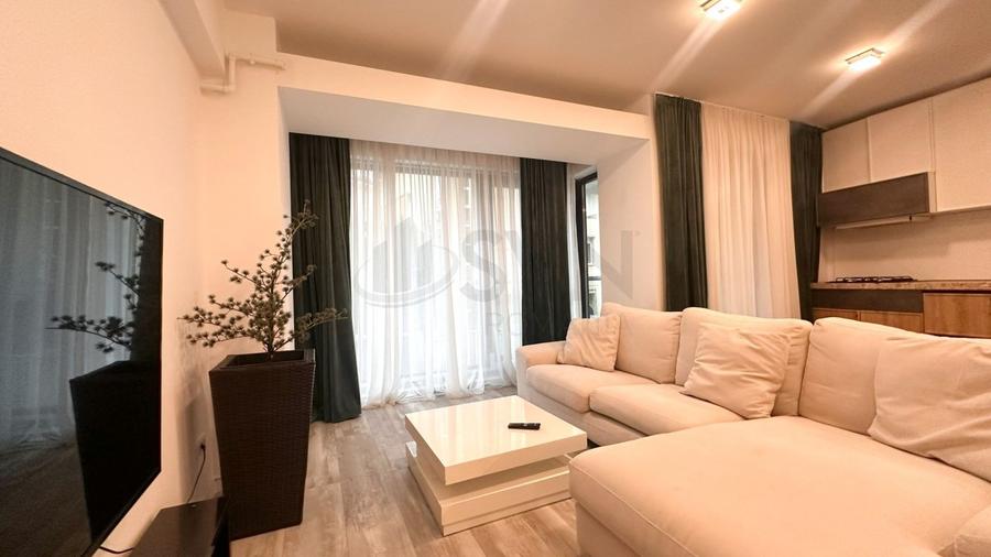 Apartament cu 3 camere semidecomandat în Herăstrău