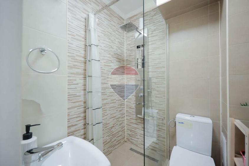 Apartament cu 3 camere decomandat, mobilat în Decebal