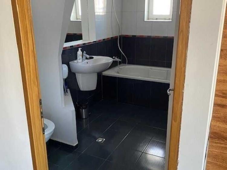 Apartament cu 2 camere semidecomandat în 13 Septembrie