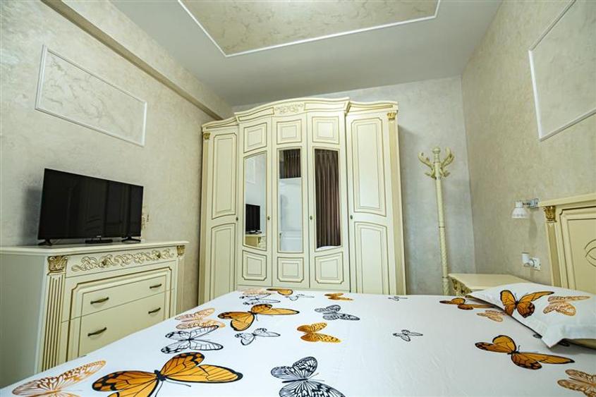 Casă individuală cu 5 camere cu Canalizare în Periferie