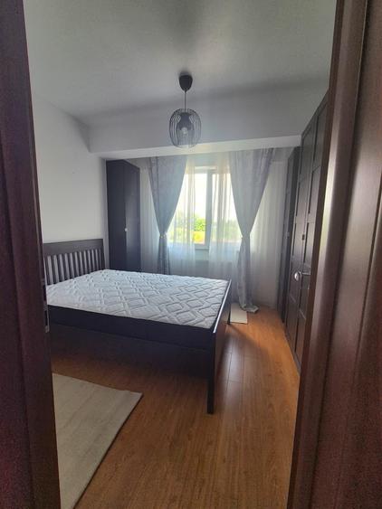 Apartament cu 3 camere semidecomandat în Eroii Revoluției