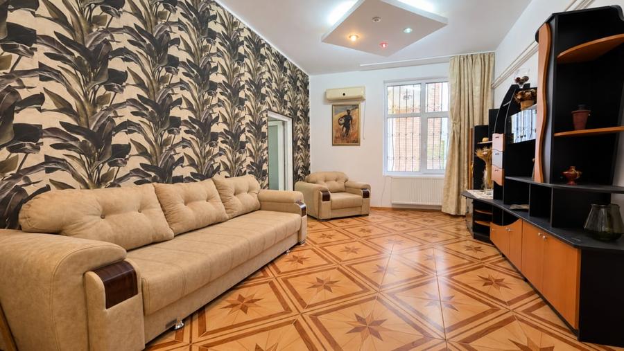Apartament cu 3 camere semidecomandat, mobilat în Eforie Nord