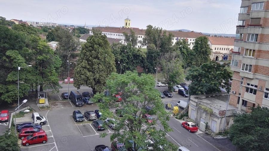 Apartament cu 3 camere decomandat în Ultracentral