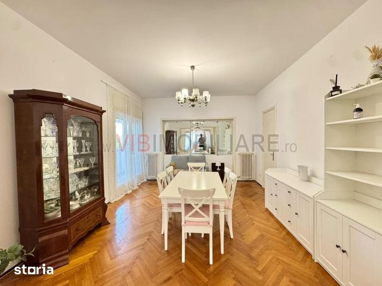Apartament cu 3 camere decomandat în Romană