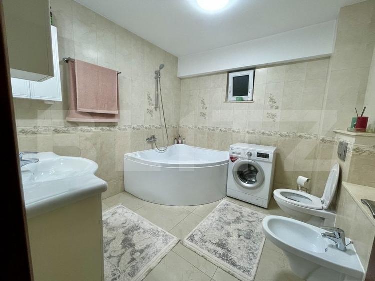 Apartament cu 3 camere semidecomandat, mobilat în Burdujeni