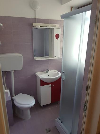 Garsonieră decomandată în Sud