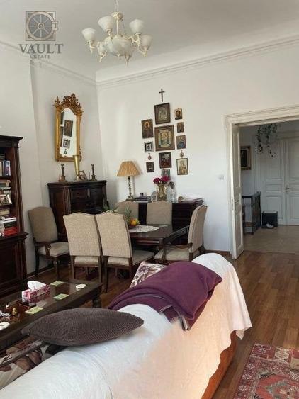 Apartament cu 4 camere nedecomandat, mobilat în Calea Victoriei
