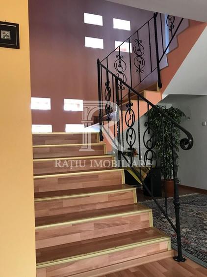Casă individuală cu 5 camere cu Canalizare în Oncea