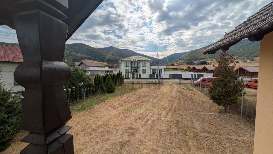 Casă individuală cu 5 camere cu Canalizare în Gura Râului
