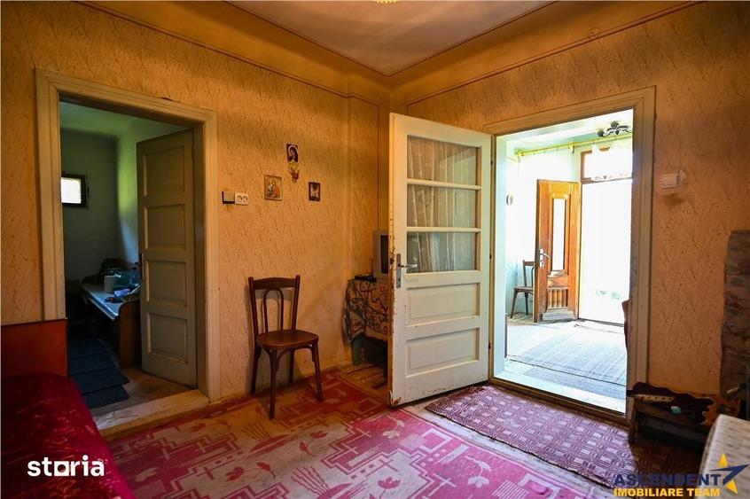 Casă cu 2 camere decomandat cu Teren 4300 Mp în Bran