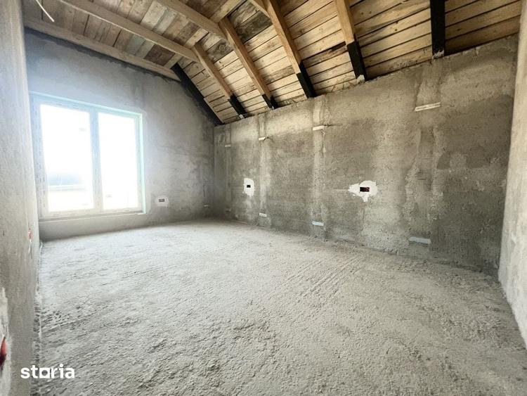 Casă cu 5 camere cu Teren 570 Mp în Giarmata