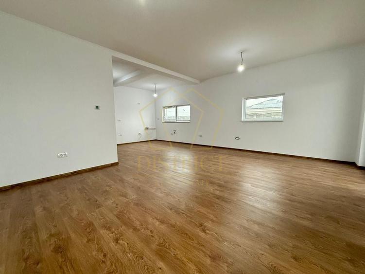 Casă individuală cu 4 camere cu Canalizare în Săcălaz