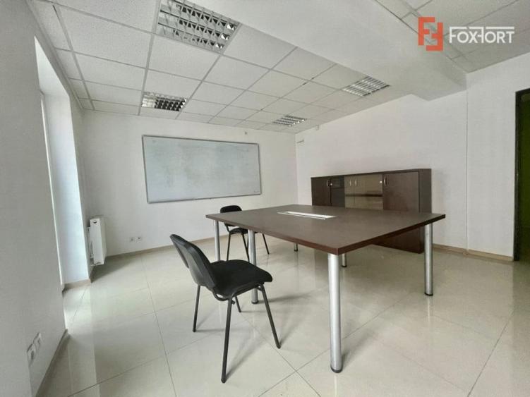 Spațiu comercial, de 585 mp, în Simion Bărnuțiu