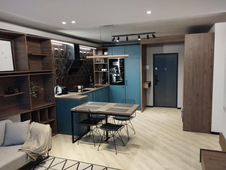 Apartament cu 2 camere semidecomandat în Horea