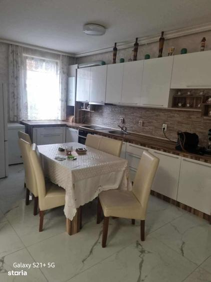 Apartament cu 3 camere în Florești