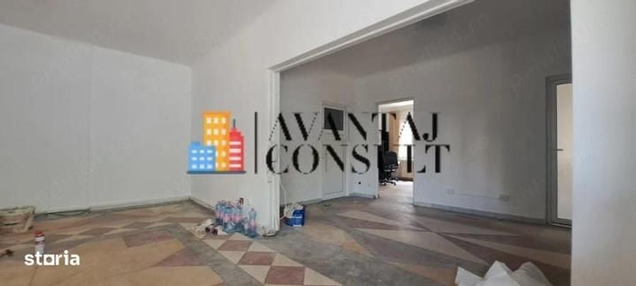 Spațiu comercial, de 280 mp, în Central