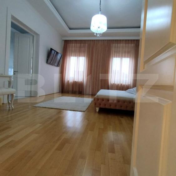 Apartament cu 3 camere decomandat, mobilat în Neptun
