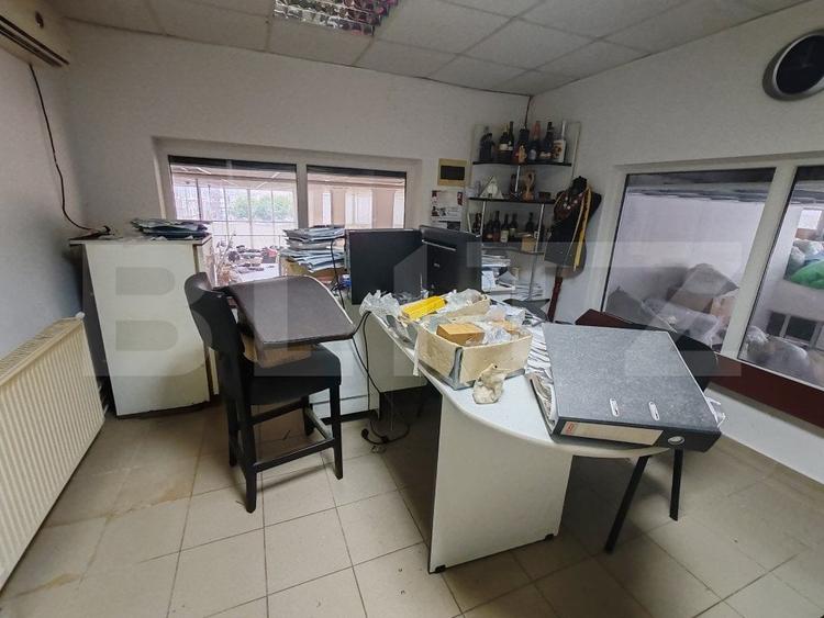 Spațiu comercial, de 400 mp, în Jibou