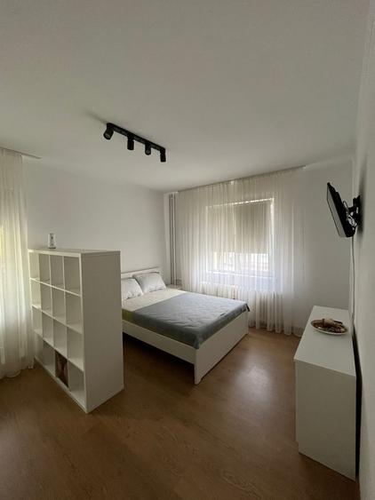 Berceni, Piata Sudului, Oltenitei, bloc reabilitat, parcare - 4