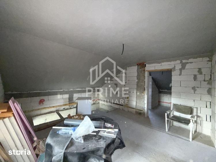 Casă cu 5 camere cu Teren 1800 Mp în Stremț