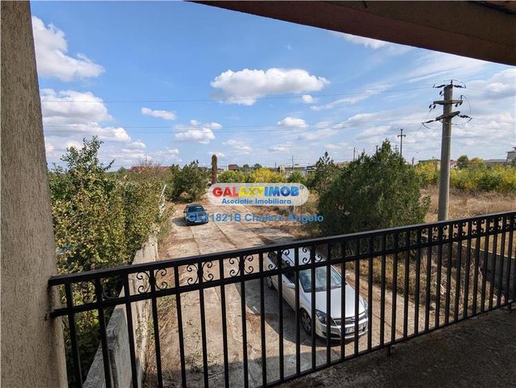 Casă cu 5 camere cu Teren 1000 Mp în 1 Decembrie
