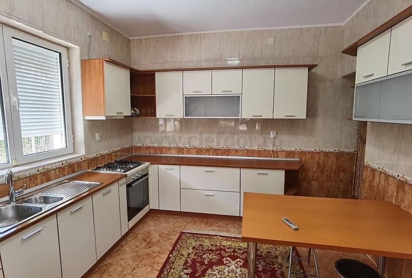 Casă individuală cu 6 camere cu Canalizare în Pipera