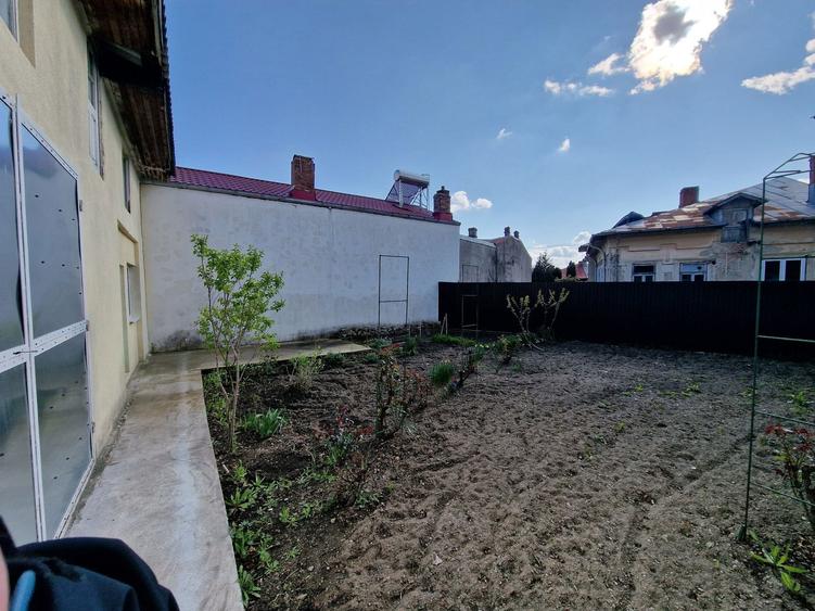 Casă cu 3 camere în Central